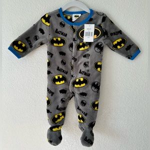 *NWT* BATMAN 0-3 months Super Soft Long Sleeve Footie Pajamas Outfit